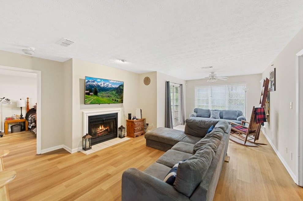 703 Mill Pond Dr, Smyrna, GA 30082-3829