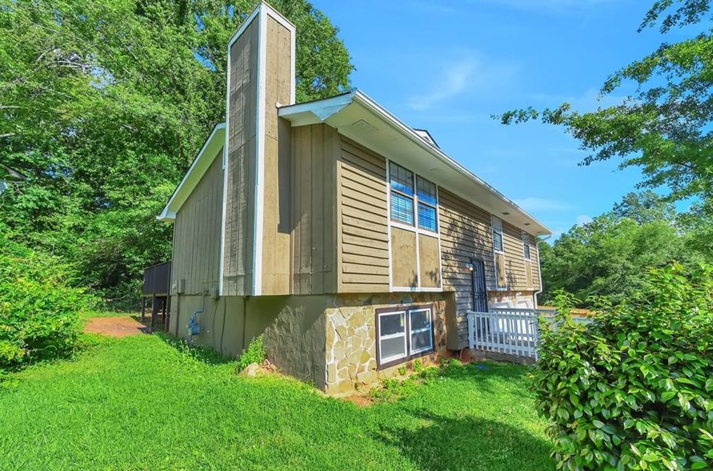 1126 Cherokee Hts, Stone Mountain, GA 30083-5376