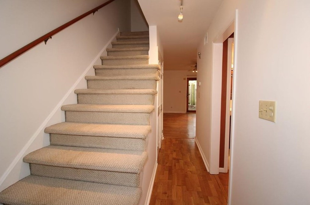 2562 Bradford Sq, Atlanta GA  30345-1366 exterior