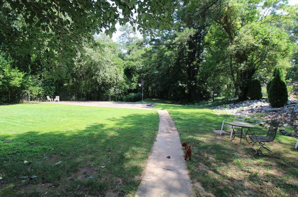 2562 Bradford Sq, Atlanta GA  30345-1366 exterior