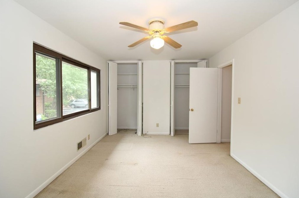 2562 Bradford Sq, Atlanta GA  30345-1366 exterior