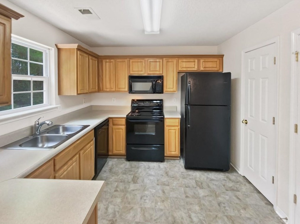 521 Epris Ln, Mcdonough, GA 30253-7059