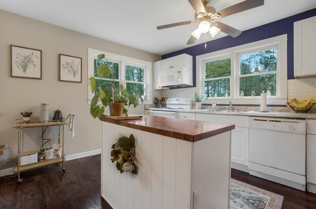 452 Villa Rica Hwy, Dallas GA 30157-0658 exterior