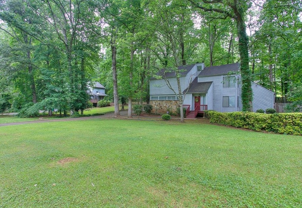 888 Martin Rd, Stone Mountain, GA 30088-2019