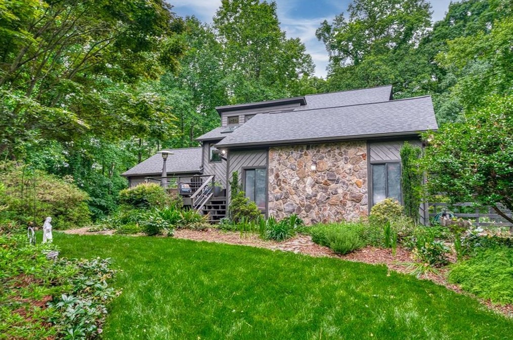 2962 Taramore Way, Suwanee, GA 30024-2850