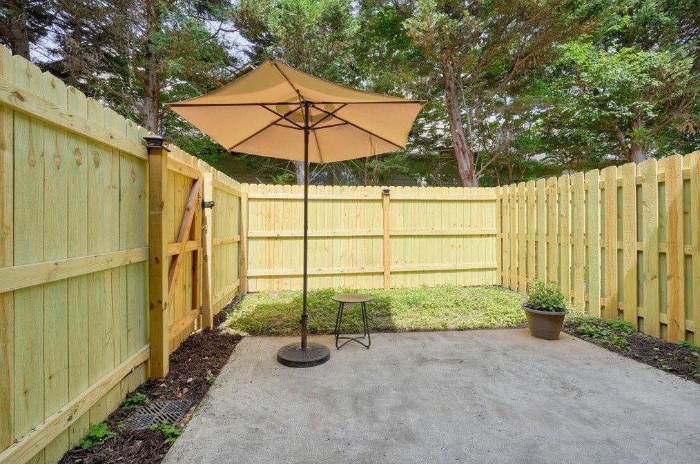 161 Rondak Cir, Smyrna GA  30080-4594 exterior