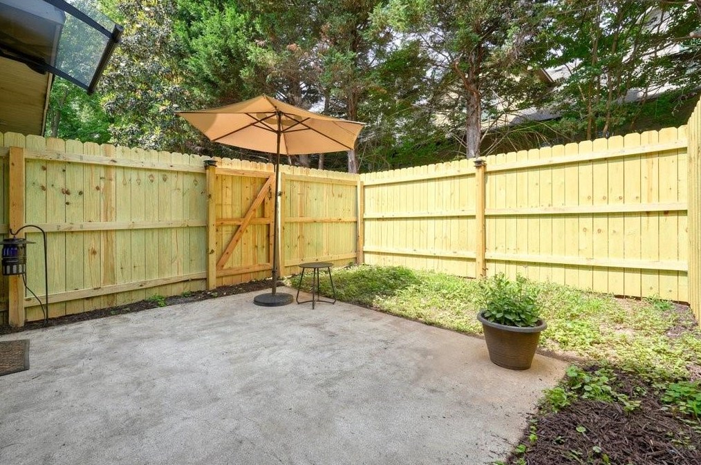 161 Rondak Cir, Smyrna GA  30080-4594 exterior
