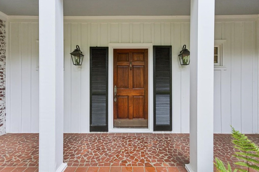 4690 Dudley Ln, Atlanta, GA 30327-3331