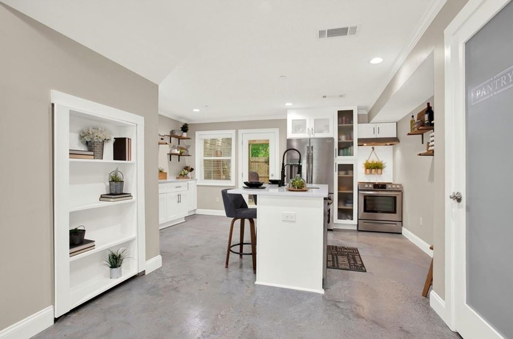 139 Rondak Cir, Smyrna GA  30080-4593 exterior