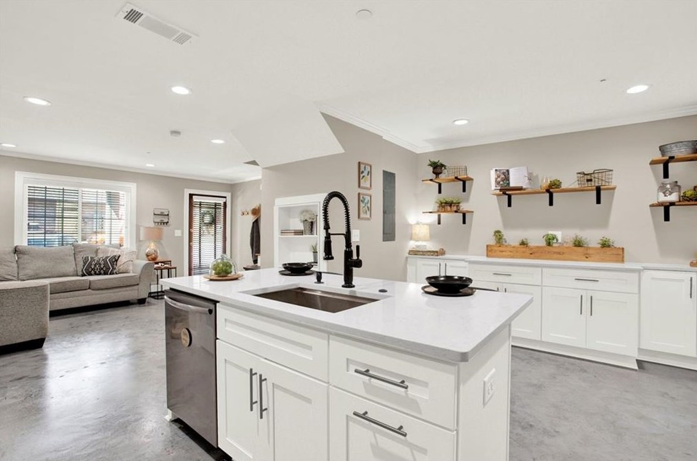 139 Rondak Cir, Smyrna GA  30080-4593 exterior