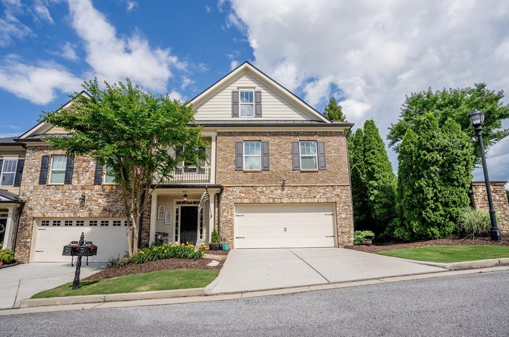 402 Brookhaven Ct, Gainesville, GA 30501-2878