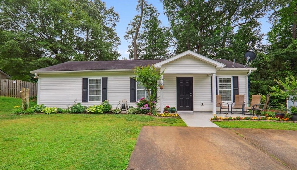 867 Claxton Dr, Mableton, GA 30126-1684