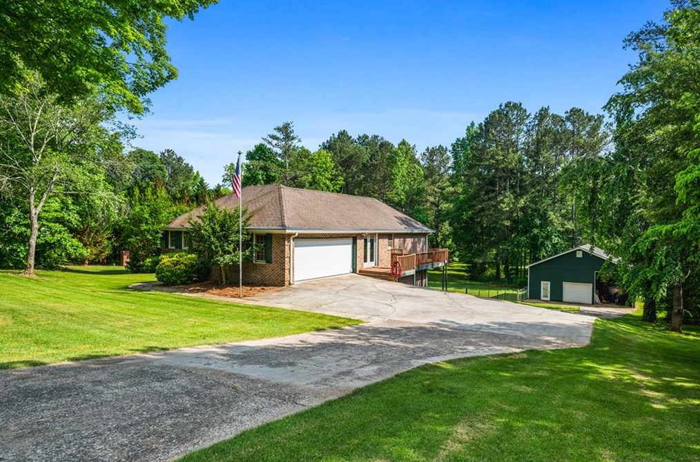 652 Stillwaters Dr, Marietta, GA 30064-2469