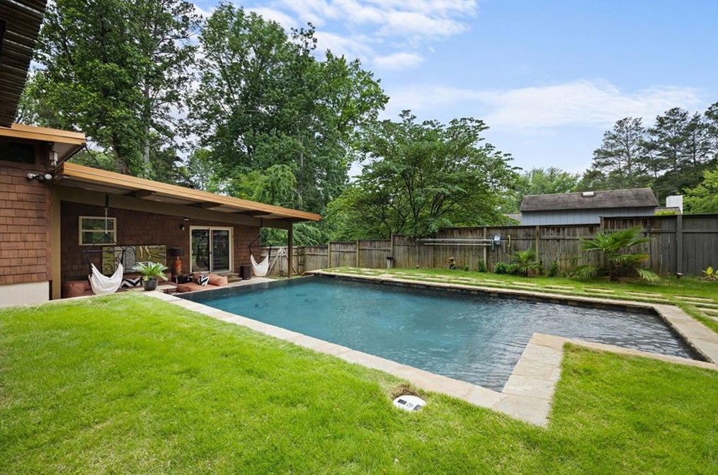 1672 Wawona Ter, Atlanta GA  exterior