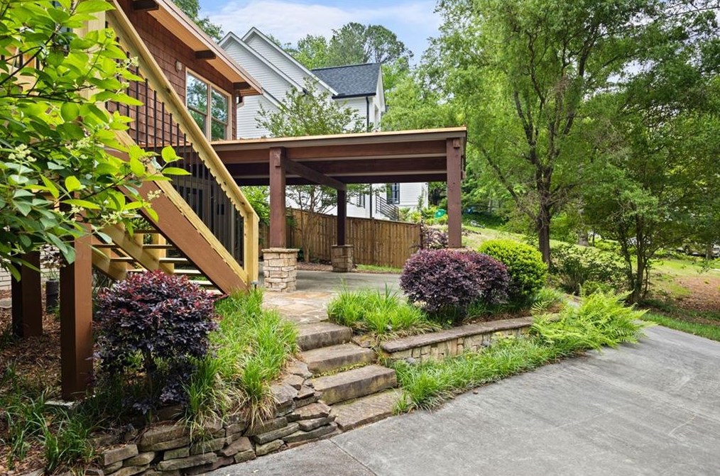 1672 Wawona Ter, Atlanta GA  30319-3718 exterior