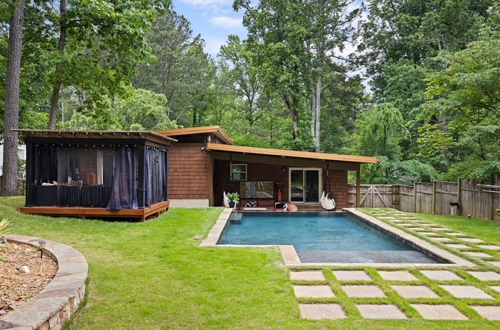 1672 Wawona Ter, Atlanta GA  exterior