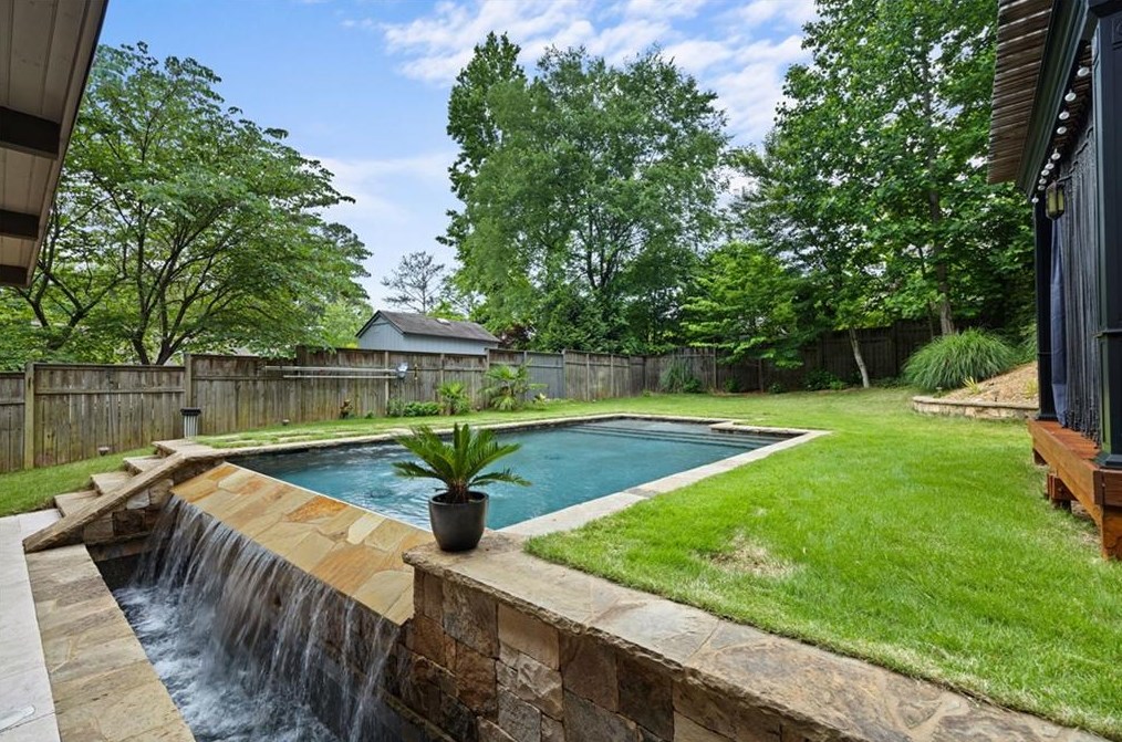 1672 Wawona Ter, Atlanta GA  exterior