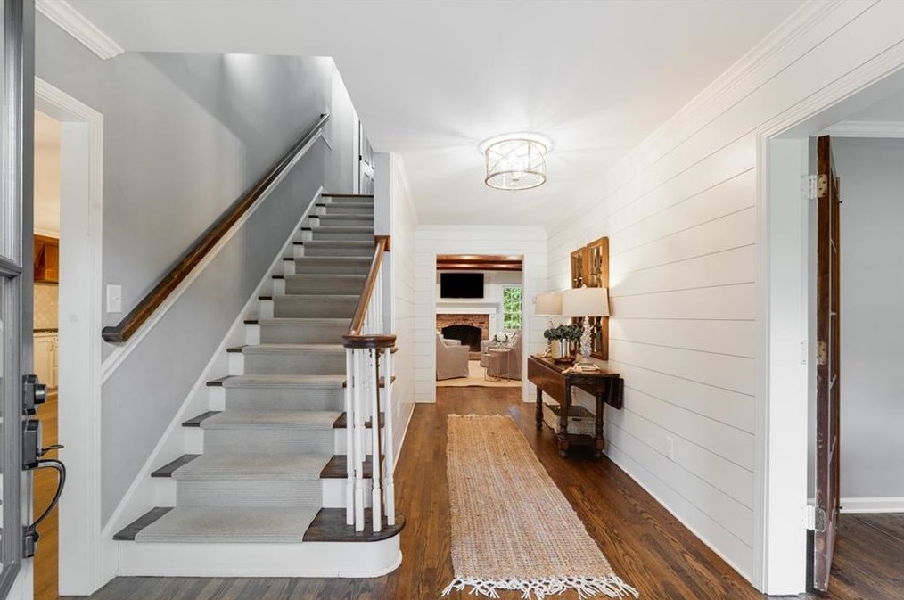 989 Winding Creek Trl, Atlanta, GA 30328-2843