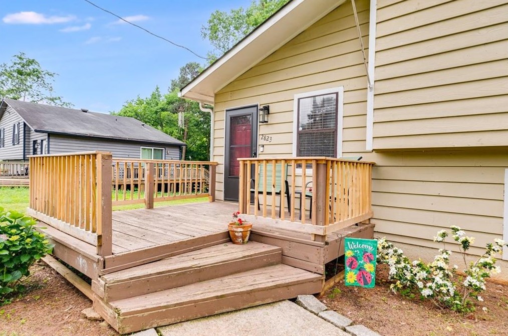 2823 Timber Valley Dr, Douglasville, GA 30135-1859
