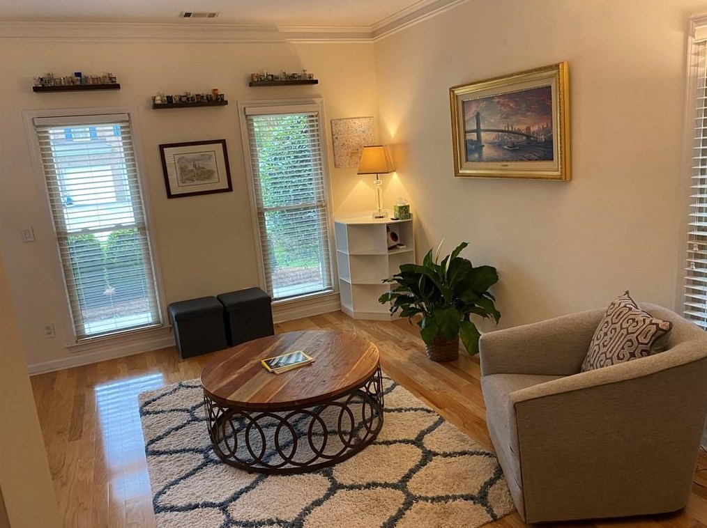 4733 Woodland Brook Ct, Atlanta GA  30339-1572 exterior