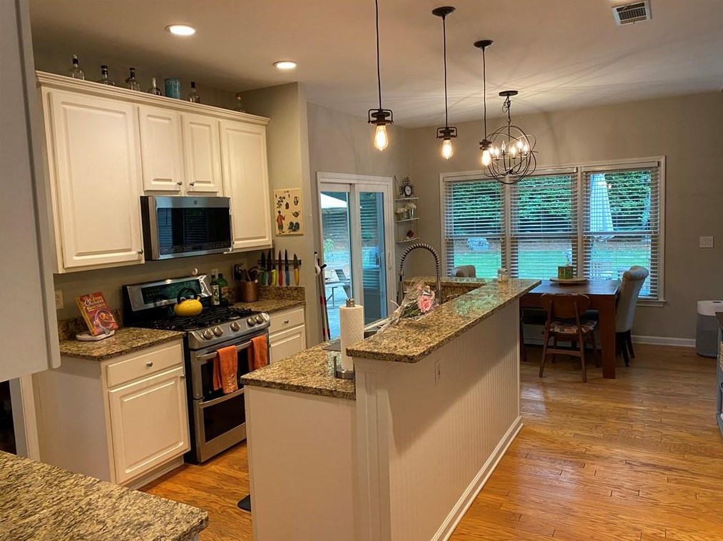 4733 Woodland Brook Ct, Atlanta GA  30339-1572 exterior