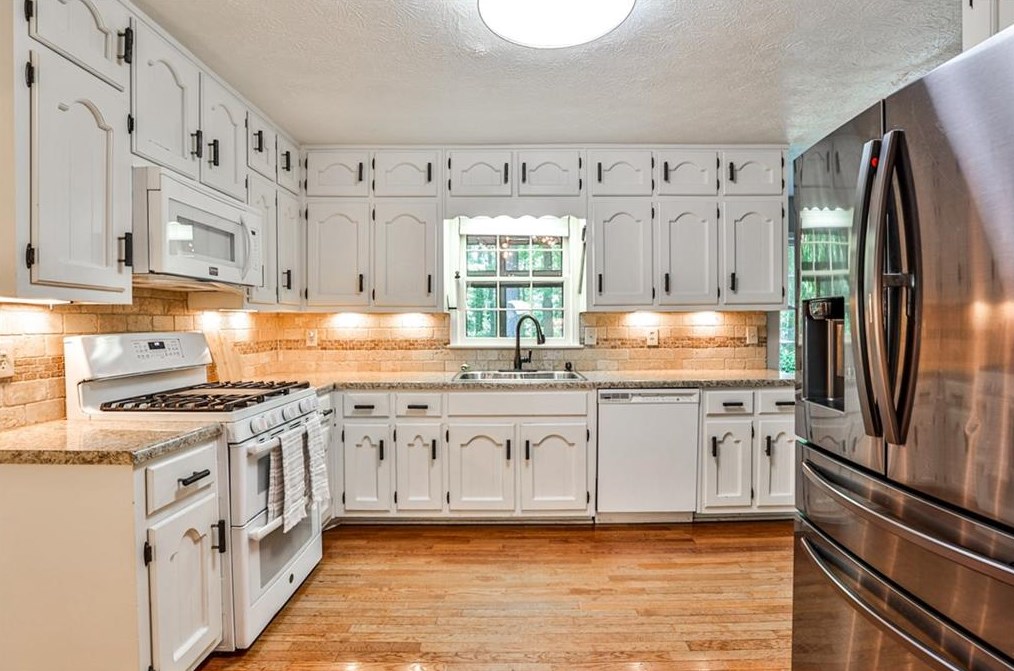 5342 Lanford Springs Ct, Lilburn GA  30047-6553 exterior