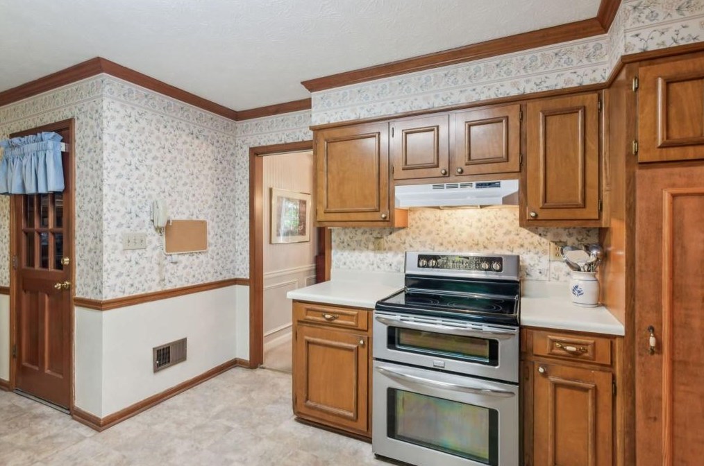 3711 Charlescrest Dr, Lawrenceville GA 30044-4858 exterior