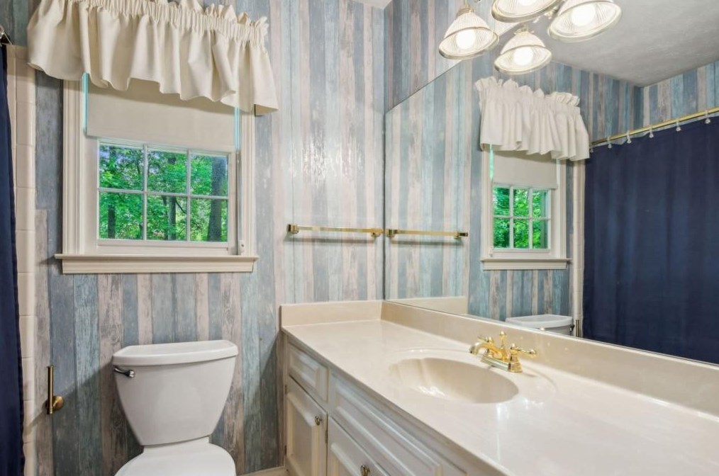 3711 Charlescrest Dr, Lawrenceville GA 30044-4858 exterior