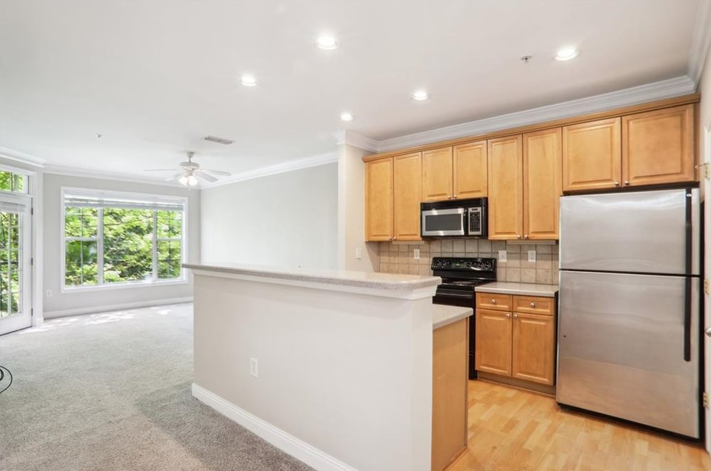 1201 Stratford Cmns, Decatur GA  30033-7436 exterior