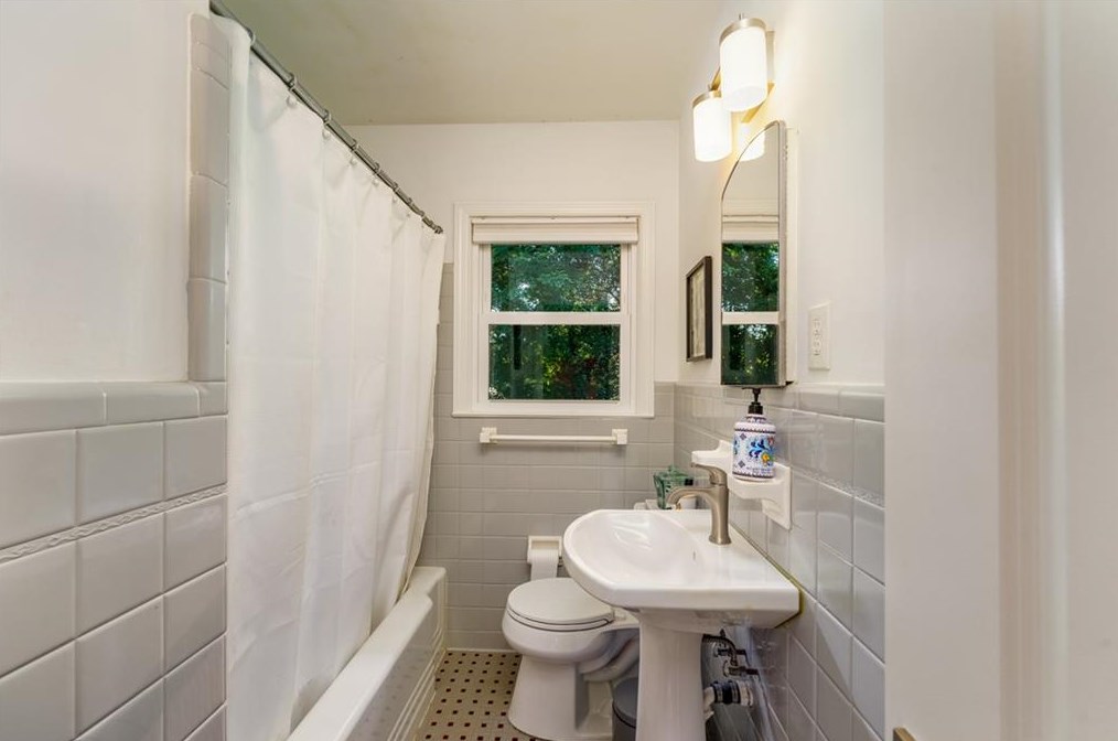 624 Willivee Dr, Decatur GA  30033-5409 exterior