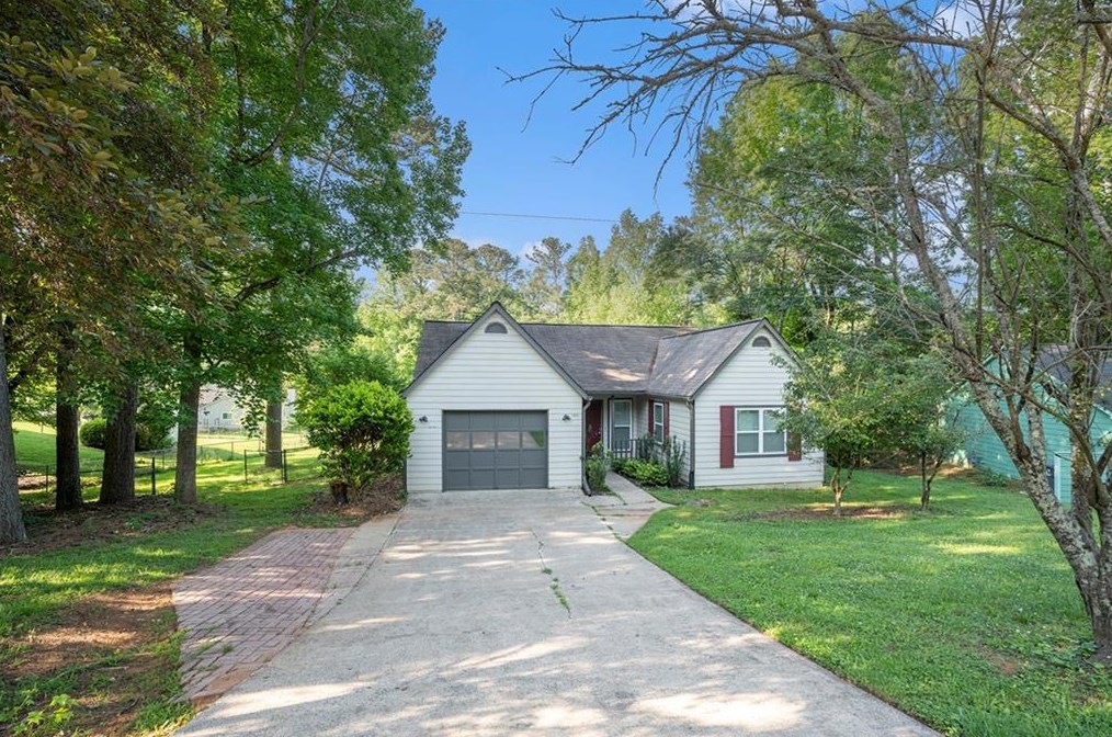 190 Riverchase Dr, Holly Springs, GA 30188-4596