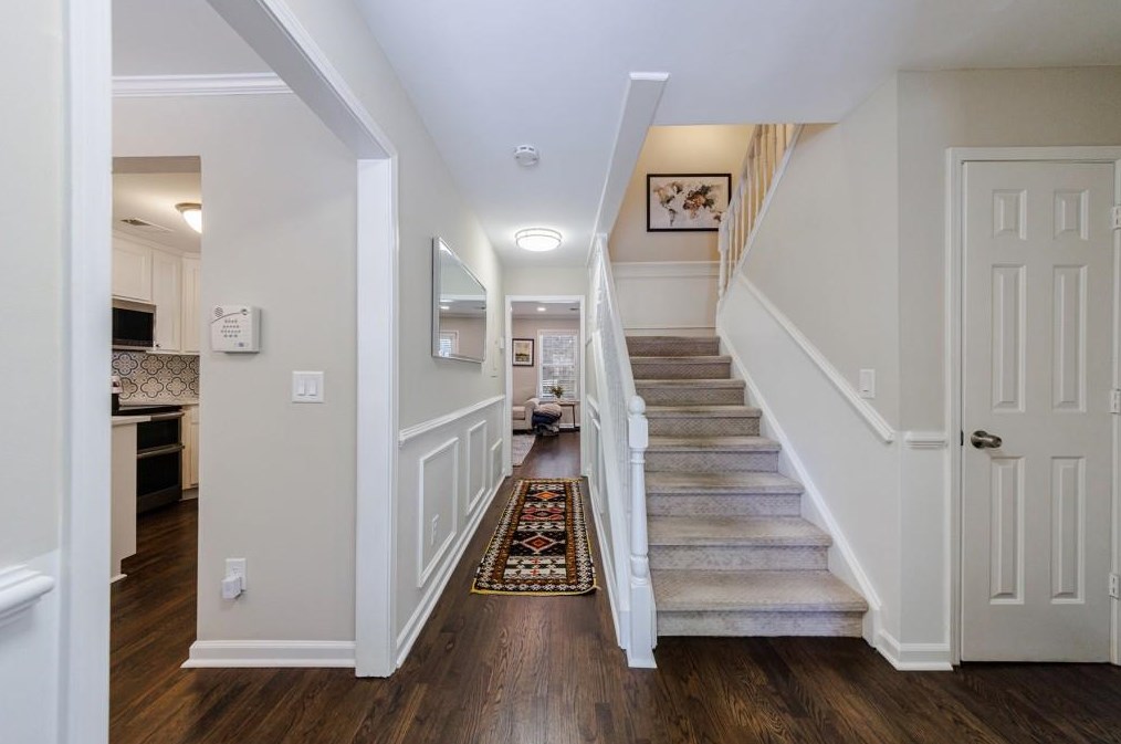 528 Woodbridge Hollow Ct Ne, Atlanta, GA 30306