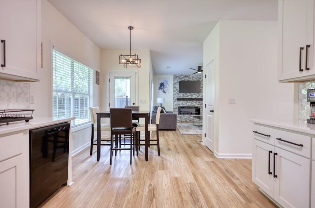 4675 Gdn City Dr, Lithonia GA 30038-6241 exterior