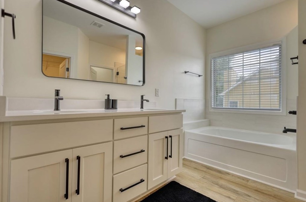 4675 Gdn City Dr, Lithonia GA 30038-6241 exterior