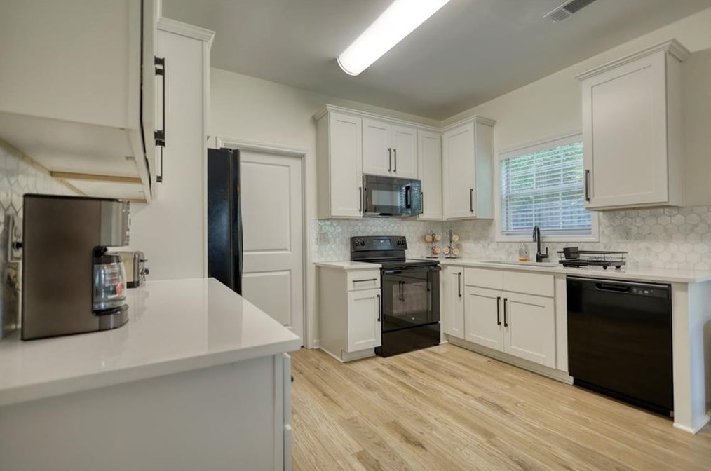 4675 Gdn City Dr, Lithonia GA 30038-6241 exterior