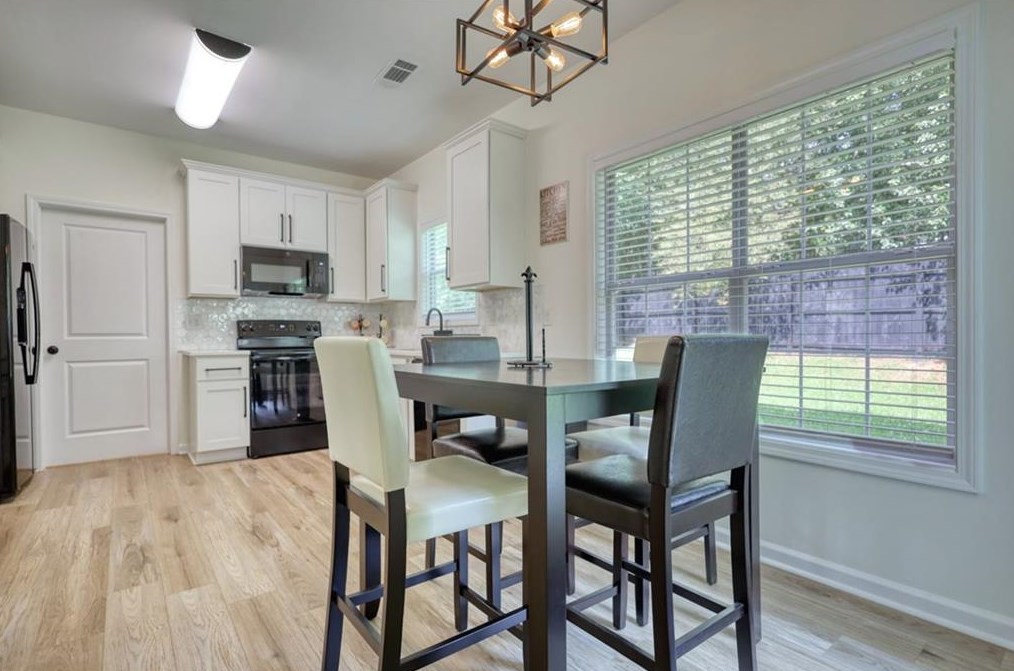 4675 Gdn City Dr, Lithonia GA 30038-6241 exterior