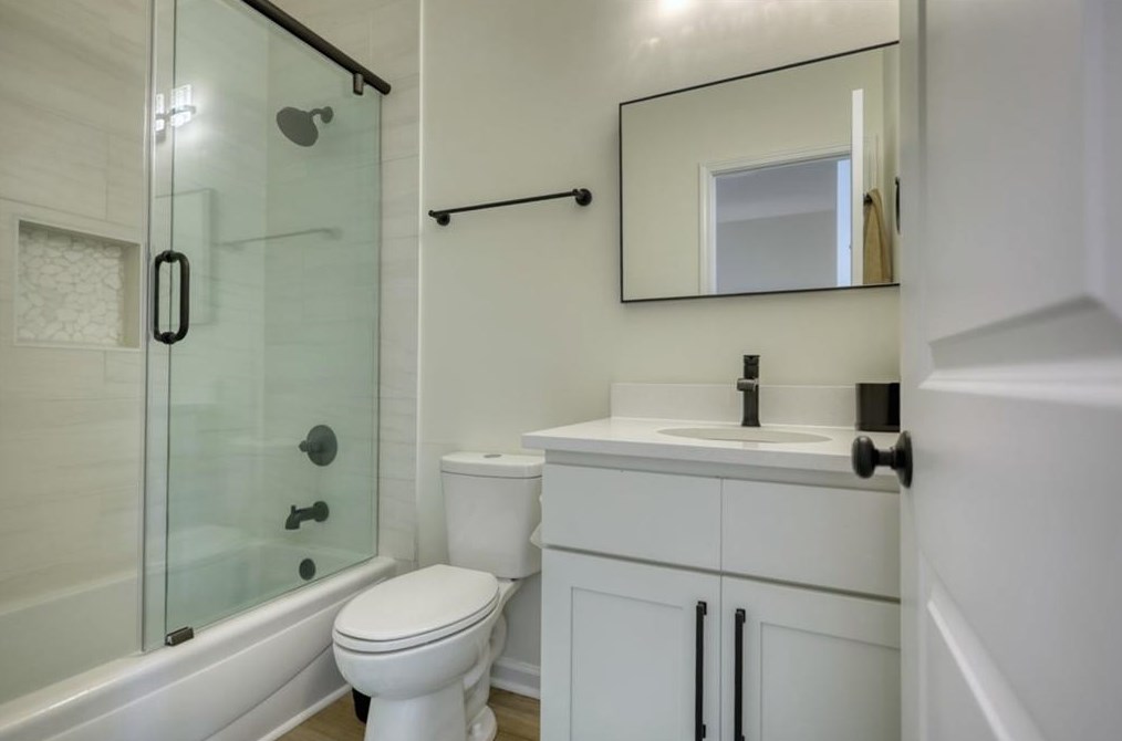 4675 Gdn City Dr, Lithonia GA 30038-6241 exterior