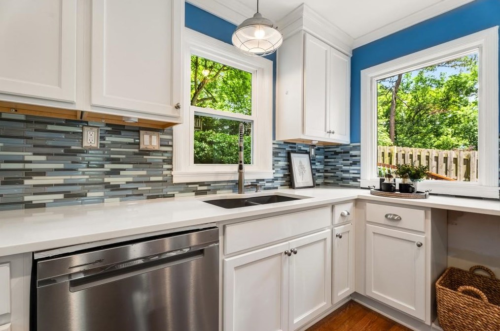 291 Deering Rd, Atlanta GA  30309-2203 exterior