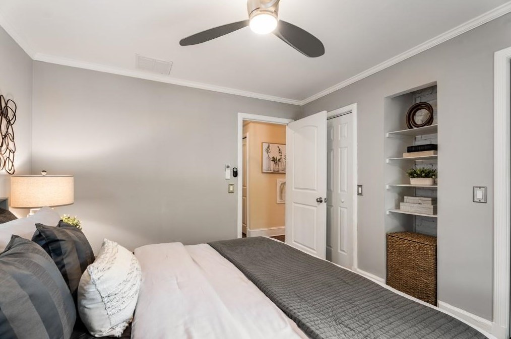 291 Deering Rd, Atlanta GA  30309-2203 exterior