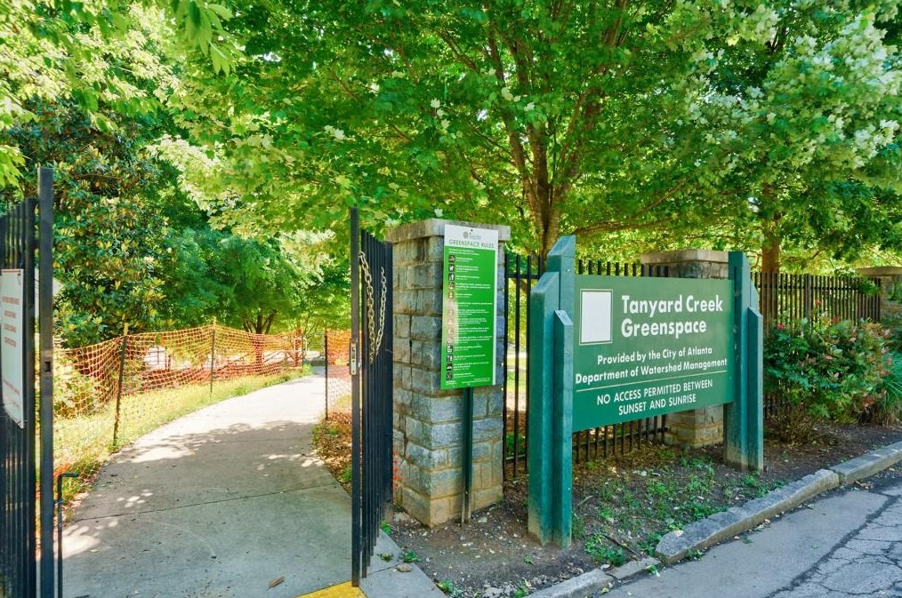 291 Deering Rd, Atlanta GA  30309-2203 exterior