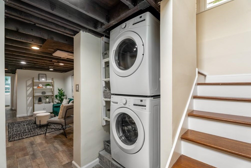 291 Deering Rd, Atlanta GA  30309-2203 exterior