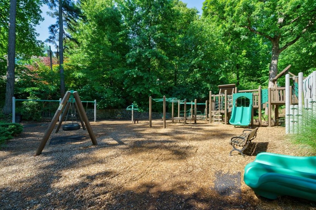 291 Deering Rd, Atlanta GA  30309-2203 exterior