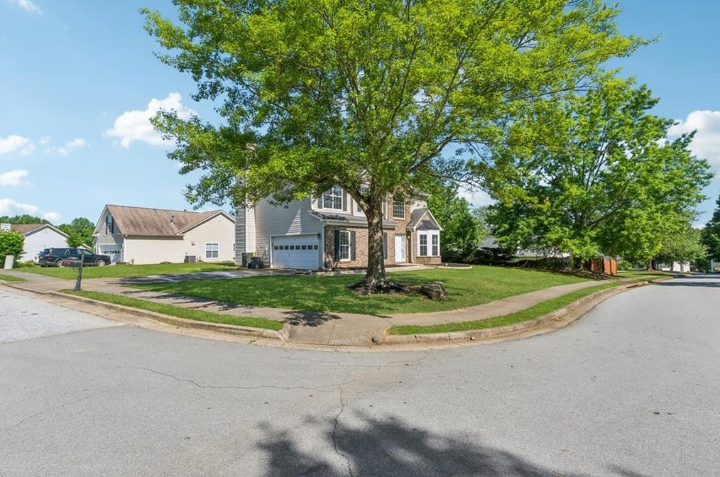 2688 Leon Murphy Dr, Dacula, GA 30019-6525