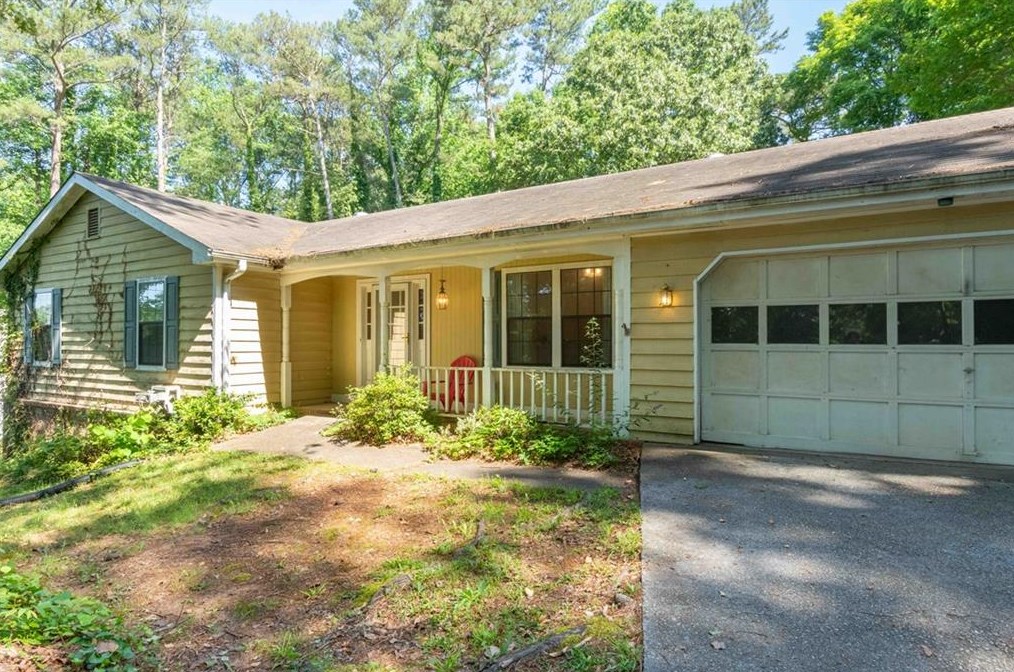 3569 Five Forks Trickum Rd, Lilburn, GA 30047-2301