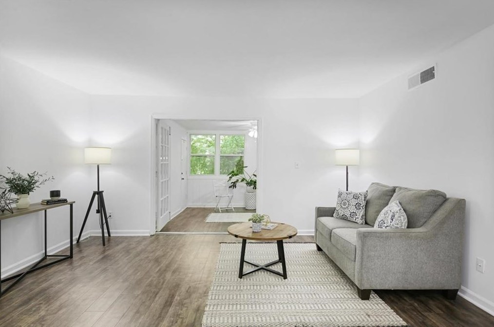 94 Rosaire Pl, Atlanta, GA 30327-4047