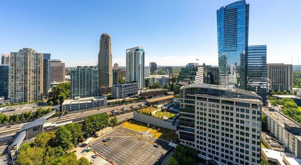 3338 Peachtree Rd, Atlanta GA  30326-1026 exterior