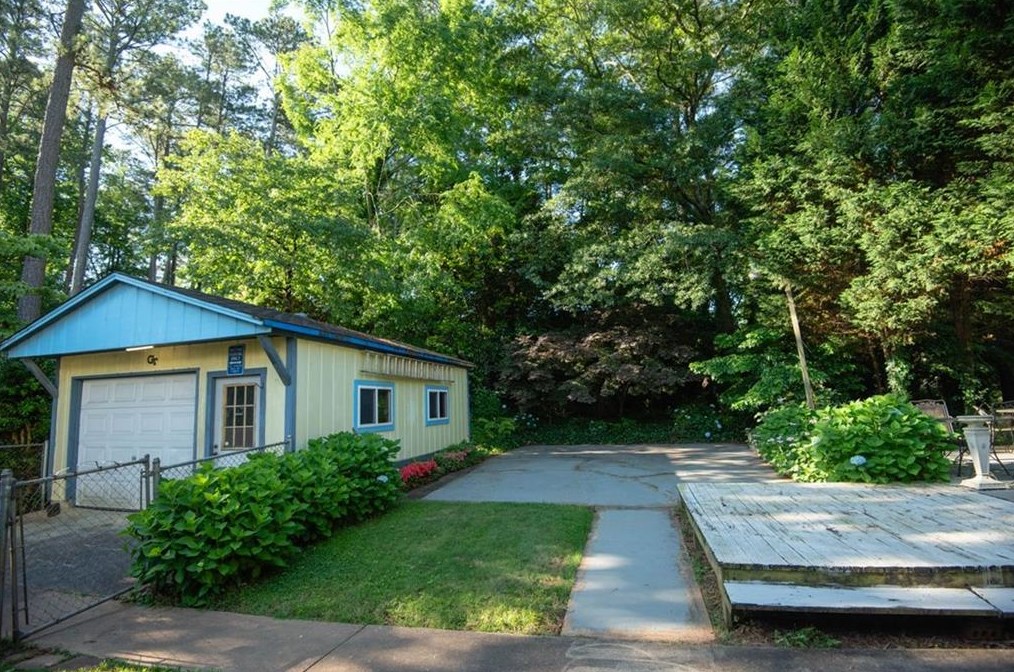 3549 Castlehill Ct, Tucker GA 30084 exterior