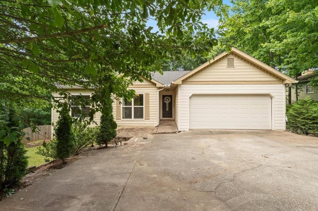 6020 Branden Hill Ln, Buford, GA 30518-1860