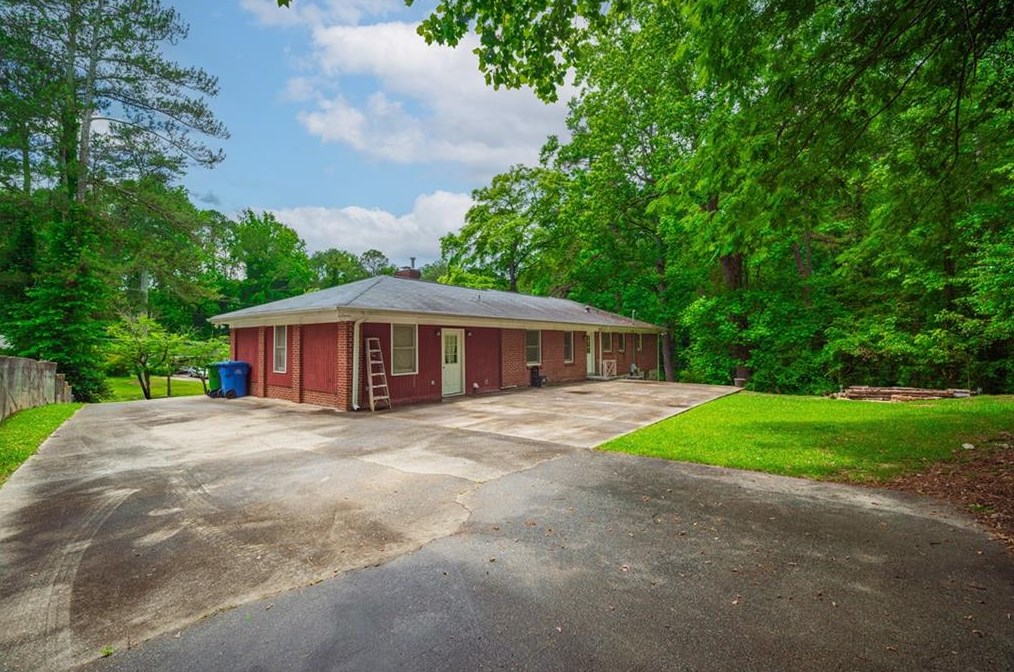2169 Honeysuckle Ln, Atlanta GA  30311-3936 exterior