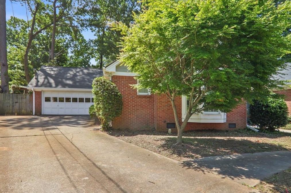 2611 Leeshire Ct, Tucker, GA 30084